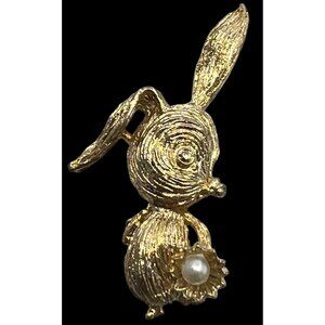 Brooch Bunny Rabbit Pin Holding Flower w/ Pearl Brushed Gold Tone 2” Easter Gift